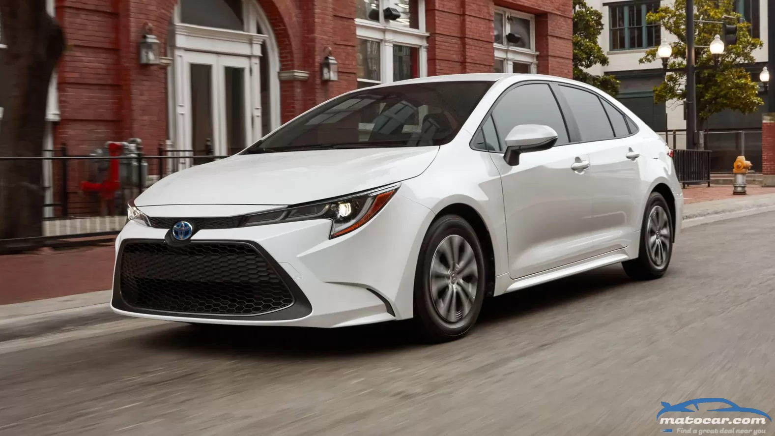 2022 Toyota Corolla Hybrid First Drive: 52 MPG on the Cheap