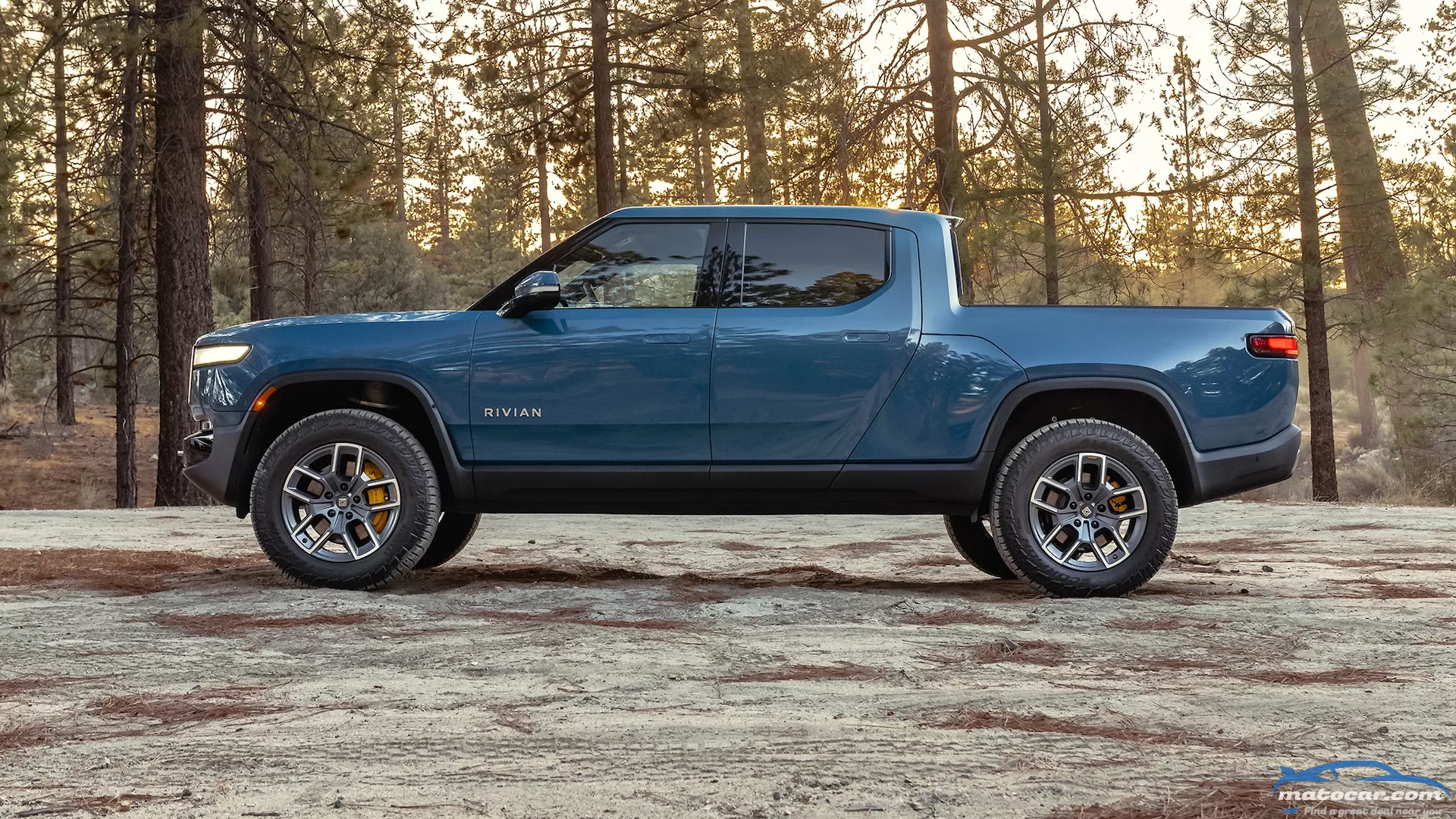 Rivian EVs Base Prices Stay the Same, But With Fewer Motors and Smaller Battery