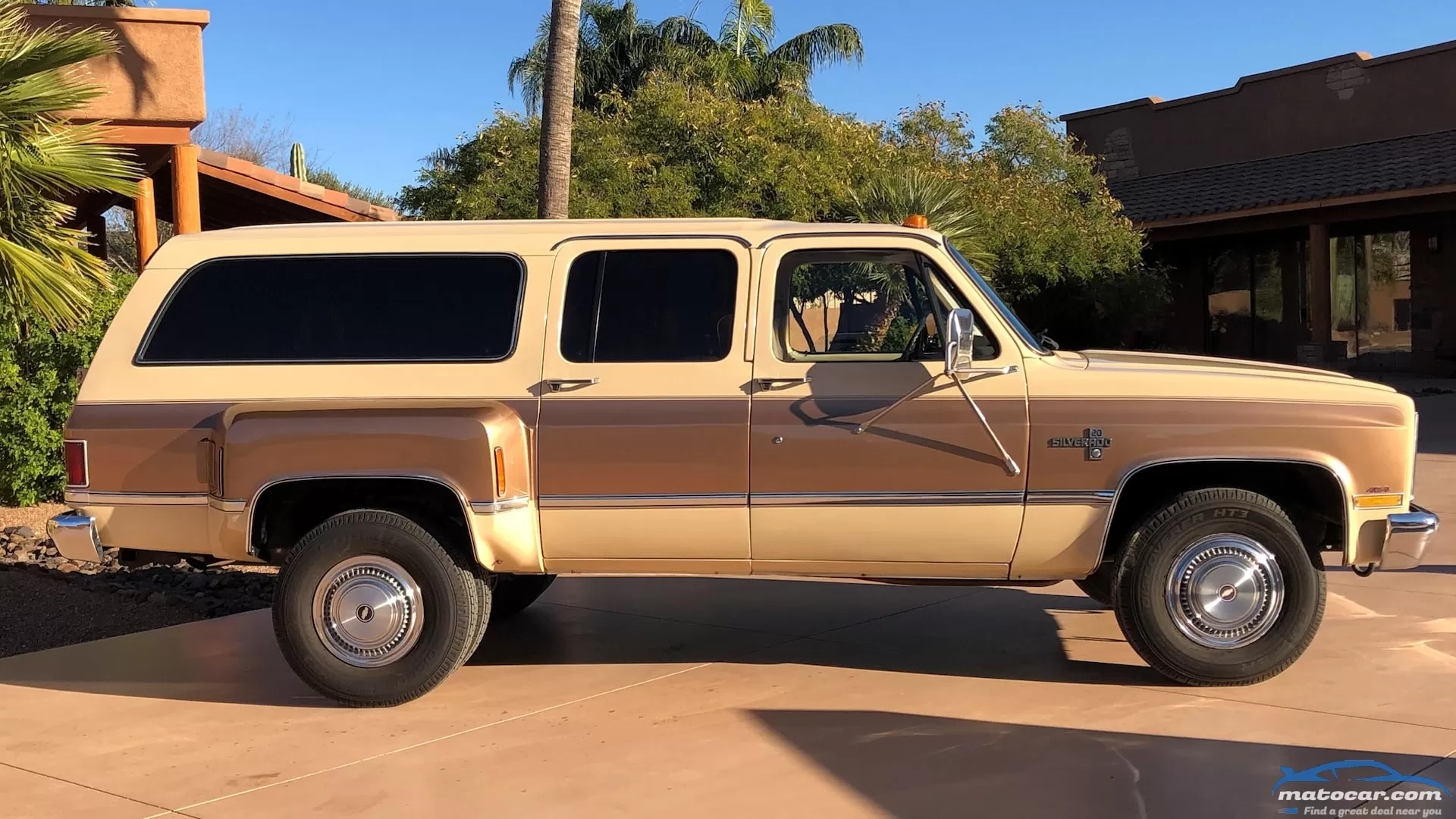 This Cool 1986 Suburban Dually Is on the Block at Mecum’s Arizona Bid Bash